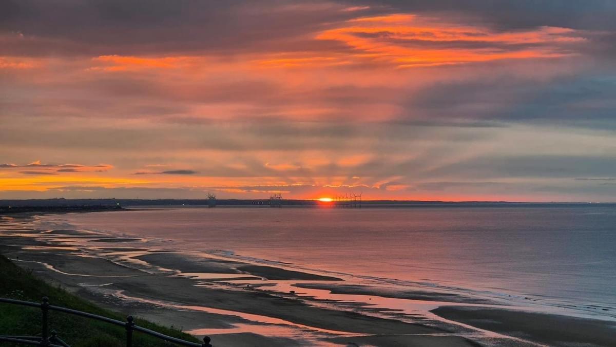 Sea Forever Oceanfront Home Perfectly Saltburn エクステリア 写真
